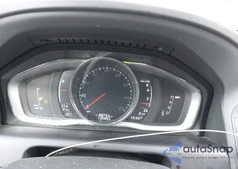 2017 Volvo Xc60 T5 Dynamic z USA, uszkodzony, nr VIN YV440MRR1H2040224